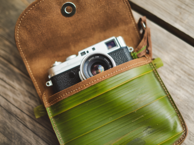 Comment coudre un sac banane imperméable pour appareil photo compact avec tissu wax et poche anti‑humidité