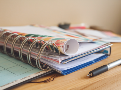 Comment faire des carnets à spirale personnalisés avec un classeur et du papier scrap